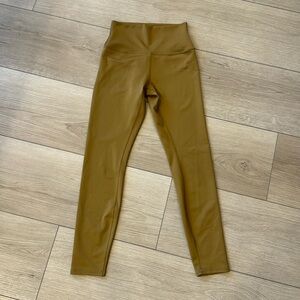 Alo Gold Legging Size Small